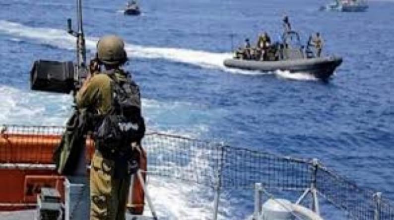  بحرية الاحتلال طاردت الصيادين على بعد 3 أميال، وأطلقت صوبهم الرصاص المعدني المغلف بالمطاط